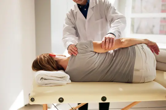 Schulter-Reha-Massage